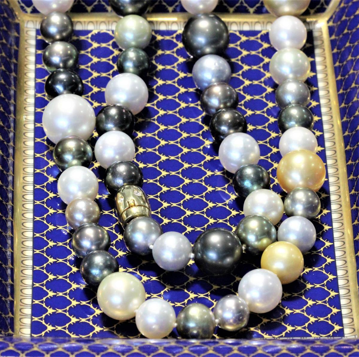 SOUTH SEA PEARL STRAND WITH 18CT YELLOW GOLD DIAMOND SET CLASP