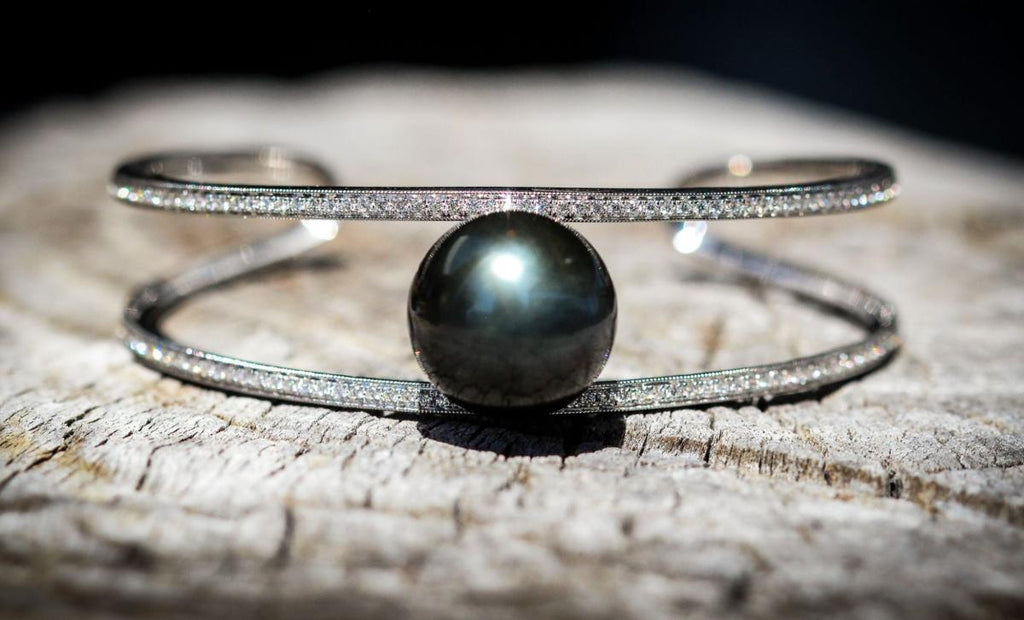 18CT WHITE GOLD CUFF WITH TAHITIAN PEARL & DIAMONDS