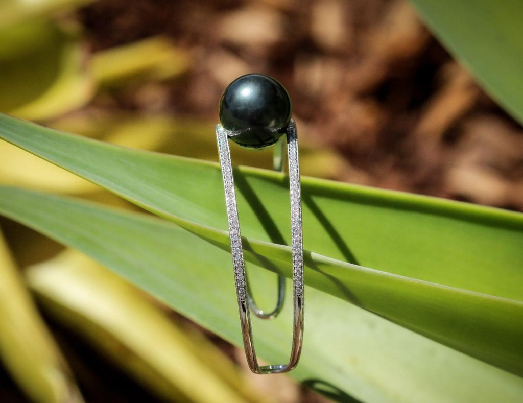 18CT WHITE GOLD CUFF WITH TAHITIAN PEARL & DIAMONDS