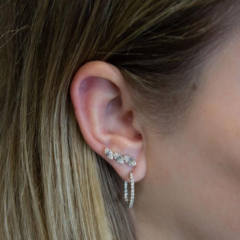 18CT WHITE GOLD & DIAMOND SINGLE EAR CLIMBER