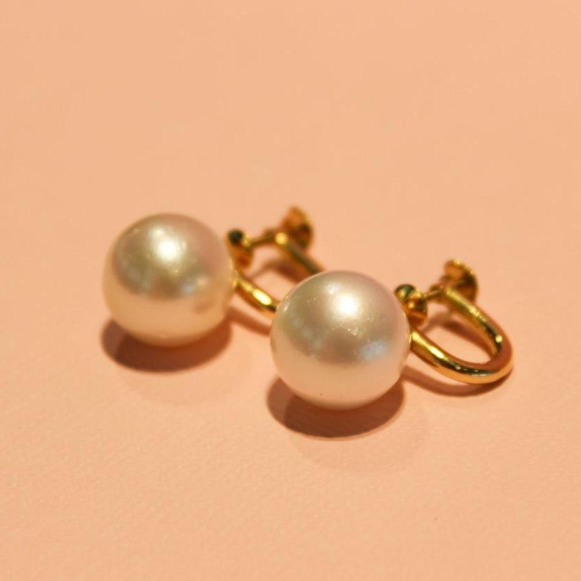 18CT YELLOW GOLD & SOUTH SEA PEARL EARRINGS