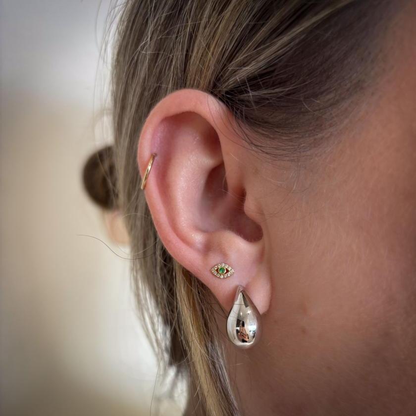 18CT WHITE GOLD TEAR DROP STUDS