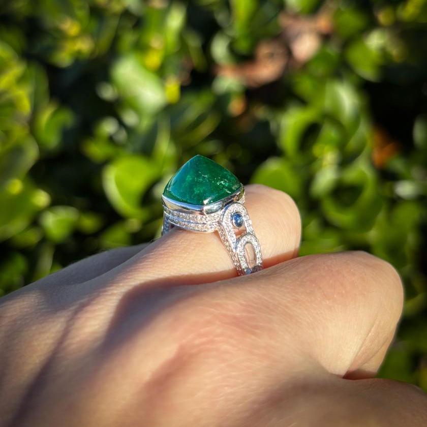 SUGARLOAF EMERALD RING