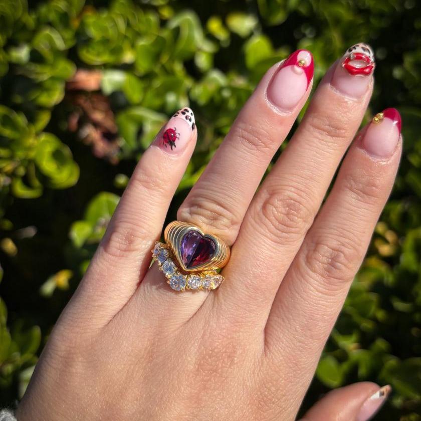 18CT YELLOW GOLD AMETHYST & GARNET HEART RING