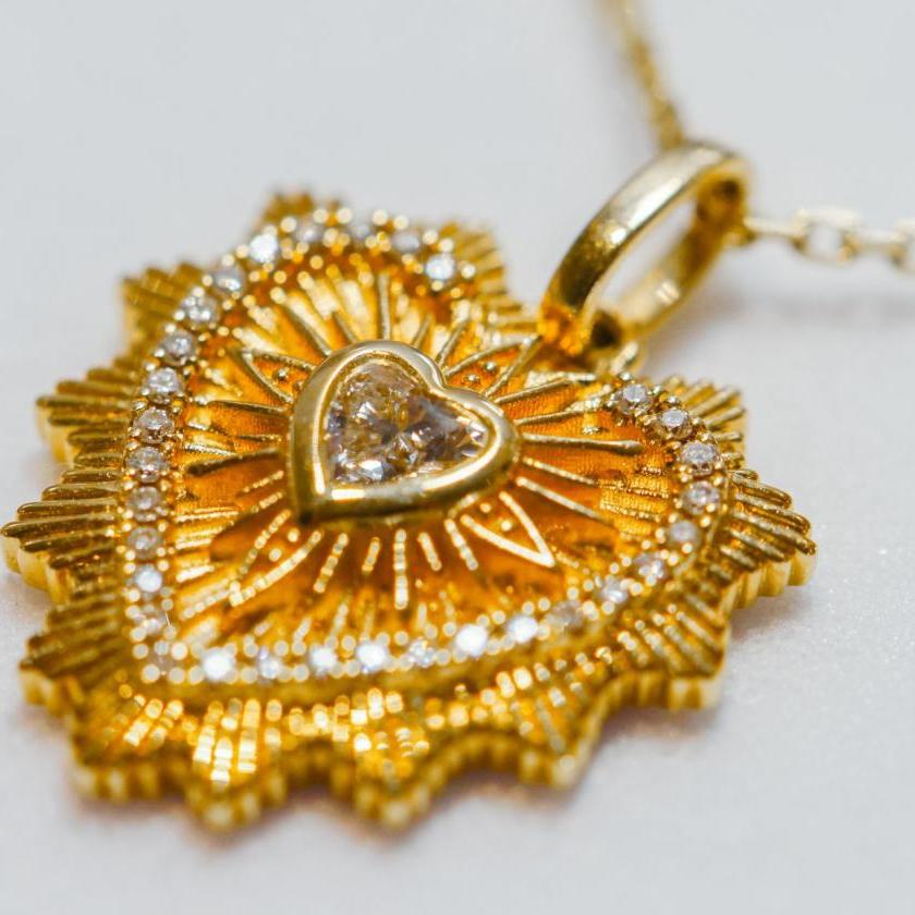 18CT YELLOW GOLD & DIAMOND HEART PENDANT