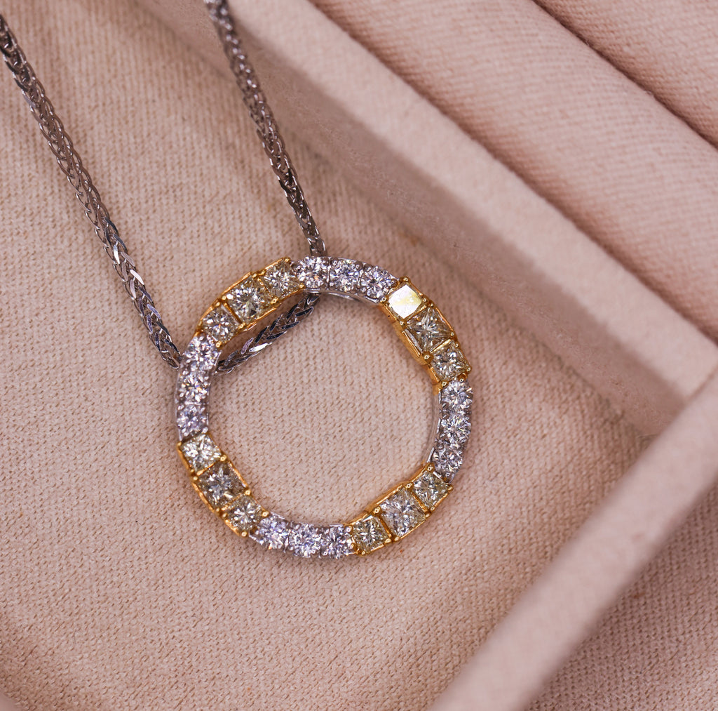 18CT 2-TONE GOLD PENDANT WITH YELLOW & WHITE DIAMONDS