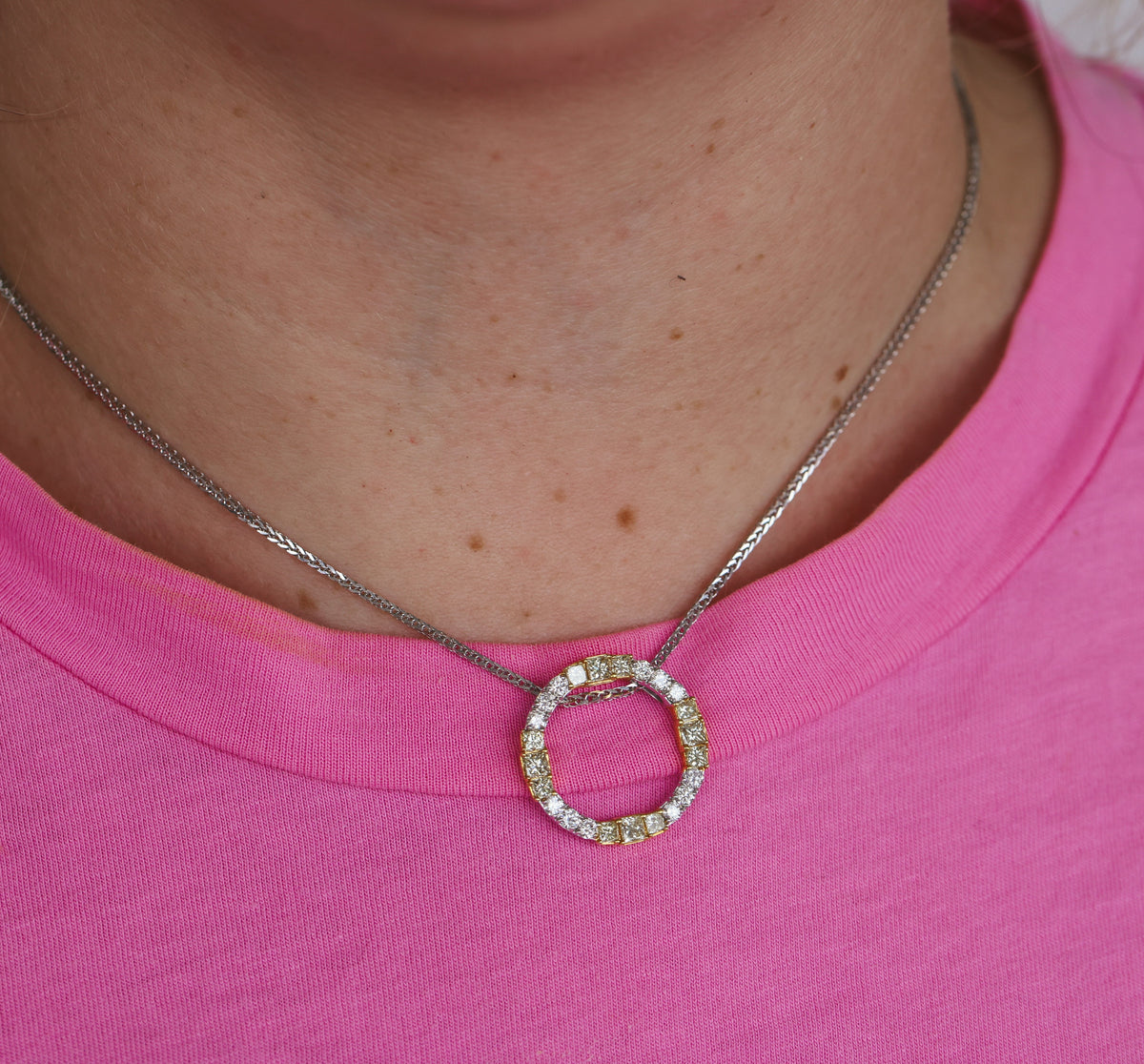 18CT 2-TONE GOLD PENDANT WITH YELLOW & WHITE DIAMONDS