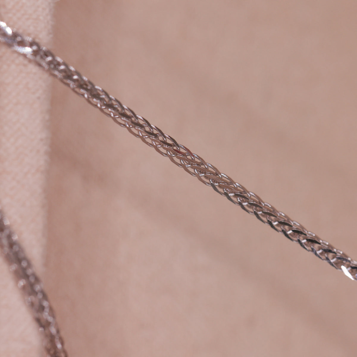 18CT WHITE GOLD FOXTAIL CHAIN