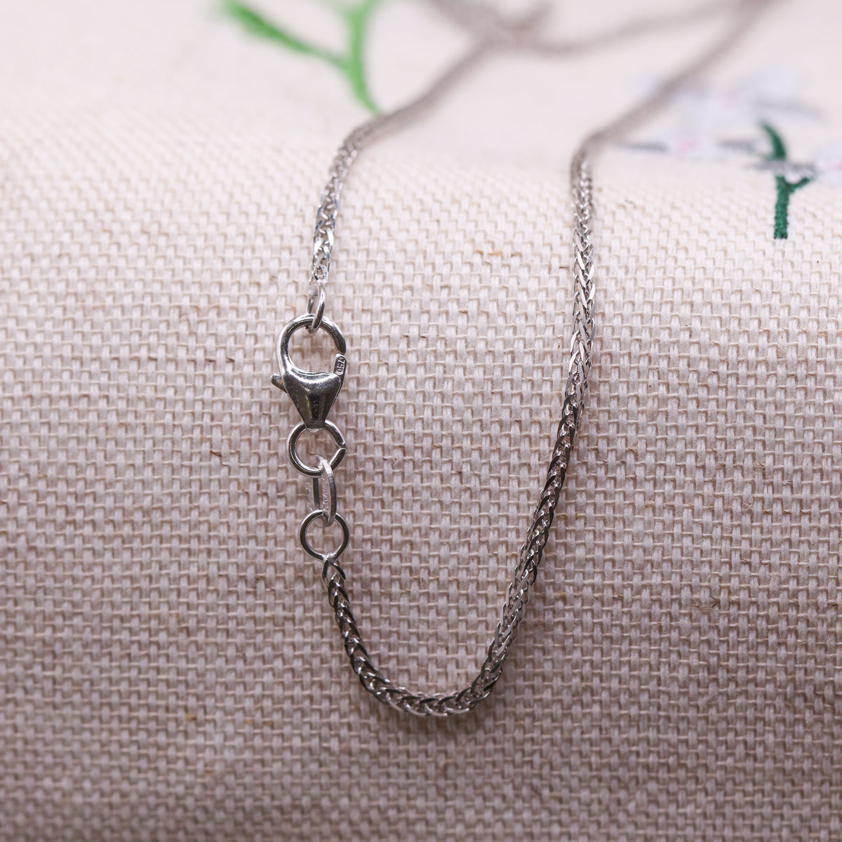 18CT WHITE GOLD FOXTAIL CHAIN
