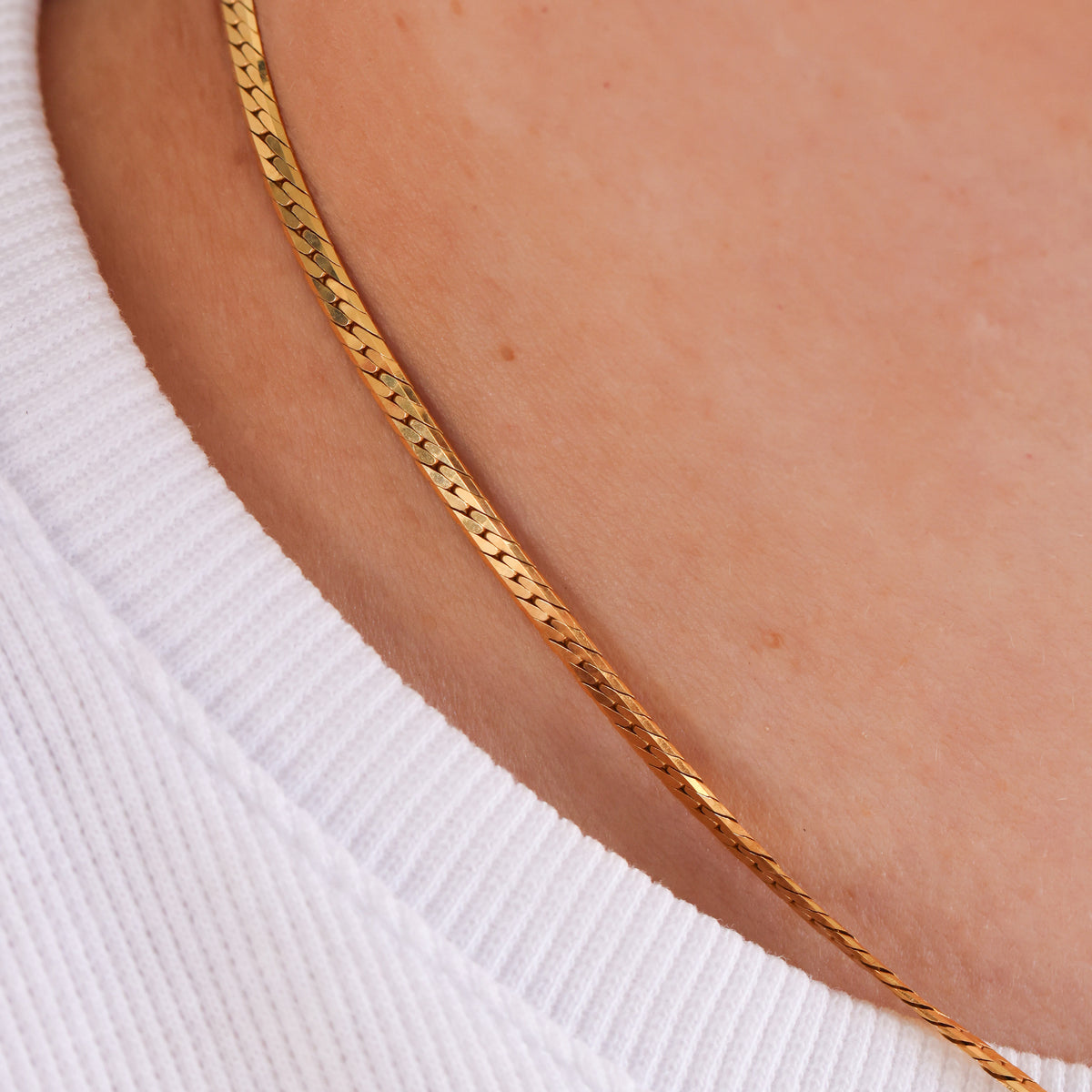 18CT YELLOW GOLD FLAT CURB LINK CHAIN
