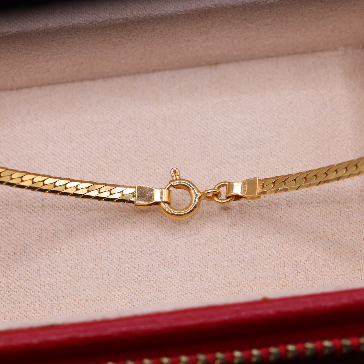 18CT YELLOW GOLD FLAT CURB LINK CHAIN