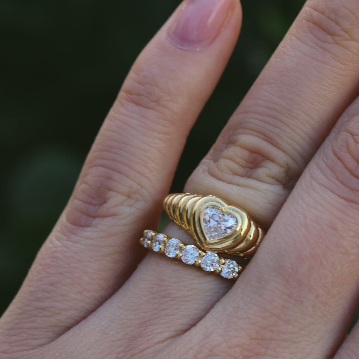 18CT YELLOW GOLD AND HEART DIAMOND RING