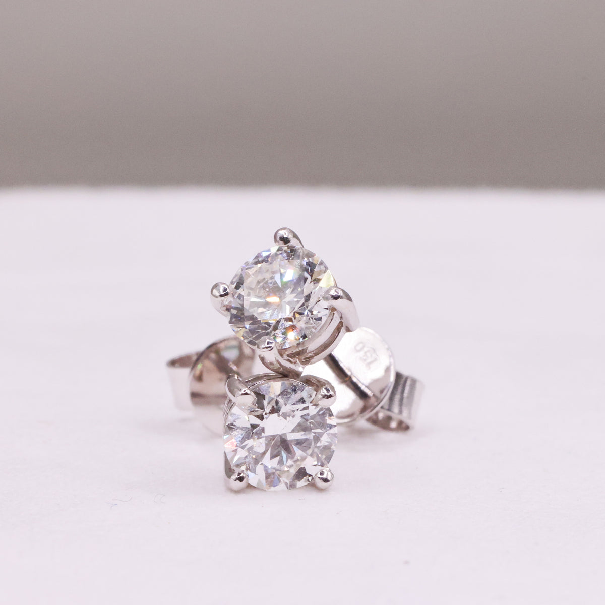 1ct Diamond Stud Earrings