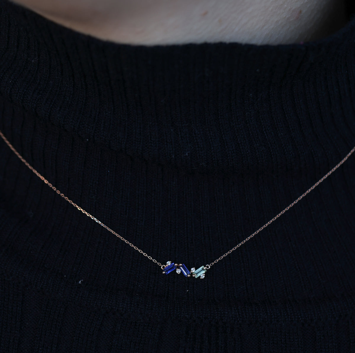 DIAMOND AND SAPPHIRE NECKLACE