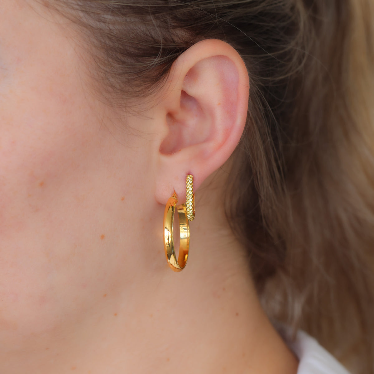 18CT YELLOW GOLD HALF ROUND HOOPS