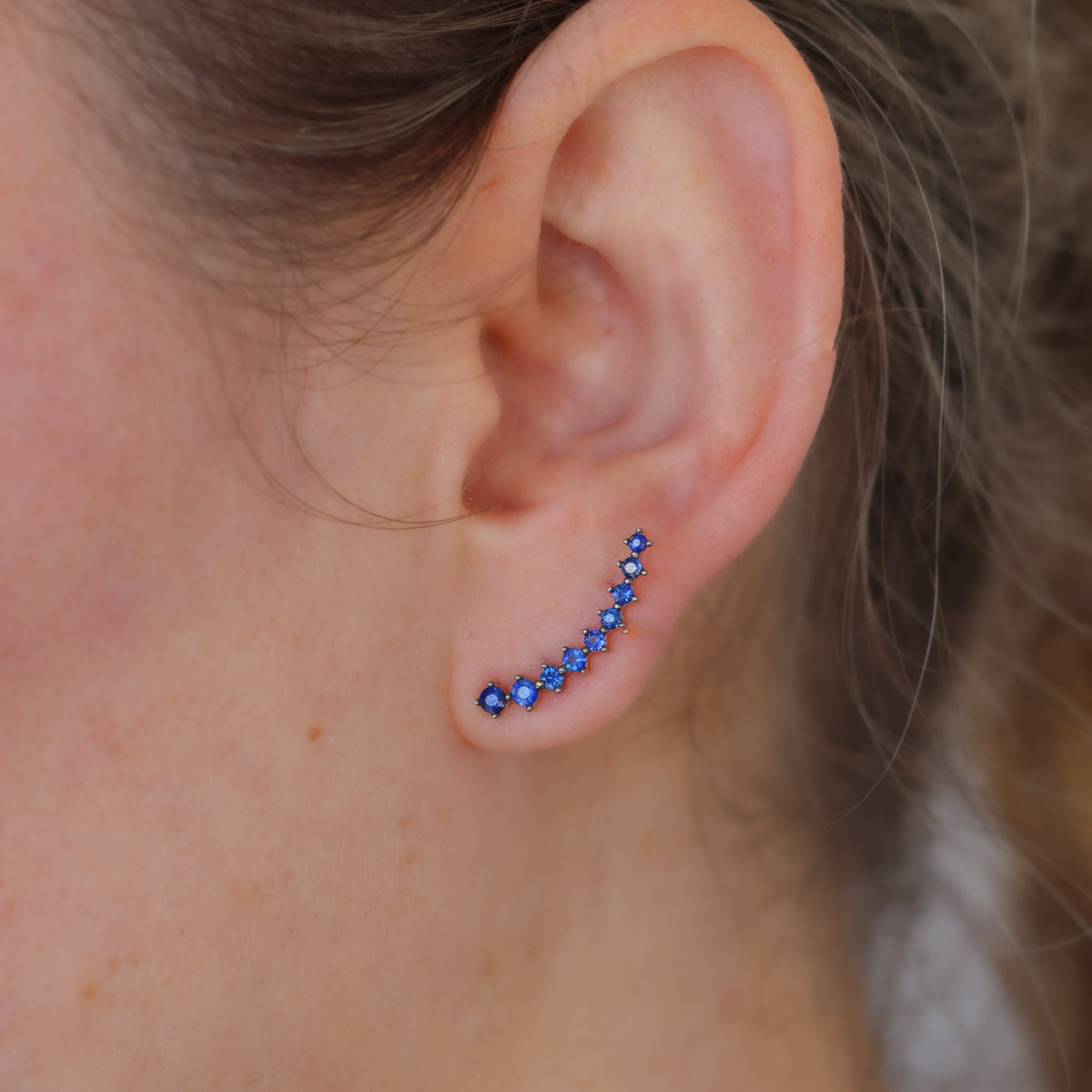 18CT WHITE GOLD & SAPPHIRE CLIMBER STUD EARRINGS