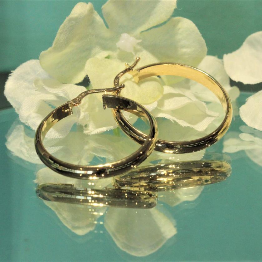 18CT YELLOW GOLD HALF ROUND HOOPS