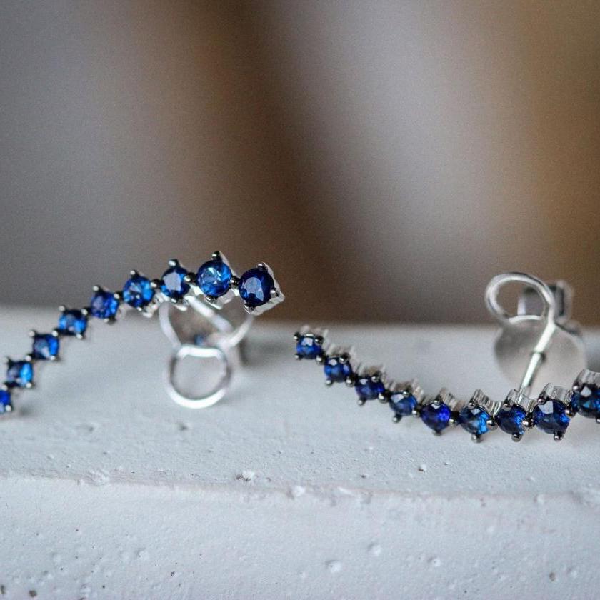 18CT WHITE GOLD & SAPPHIRE CLIMBER STUD EARRINGS