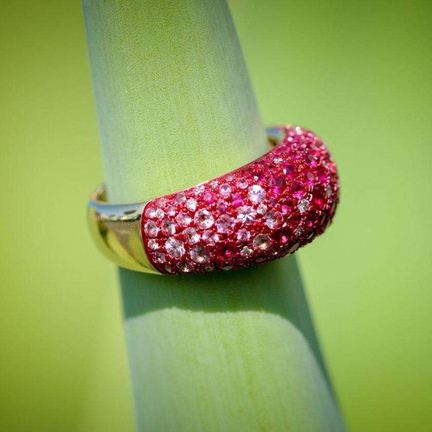 18CT YELLOW GOLD RUBY, PINK SAPPHIRE & DIAMOND RING