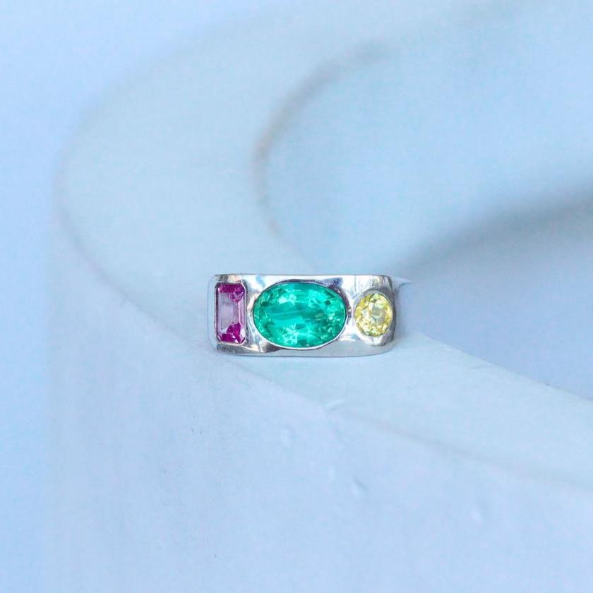 PLATINUM EMERALD, PINK & YELLOW SAPPHIRE RING