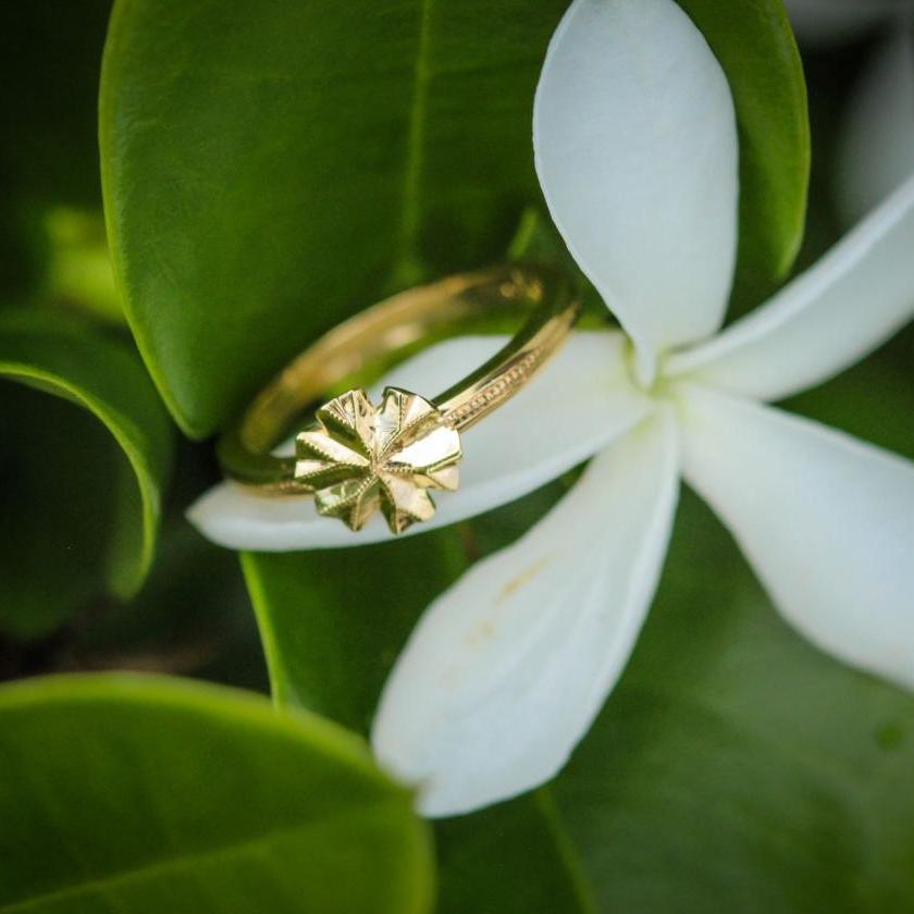 14CT YELLOW GOLD BLOSSOM RING