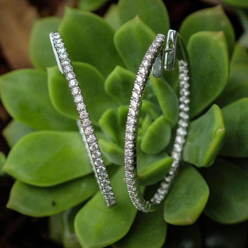 18CT WHITE GOLD DIAMOND OVAL HOOP EARRINGS