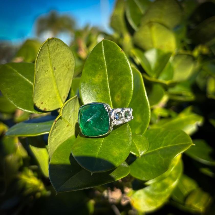 SUGARLOAF EMERALD RING