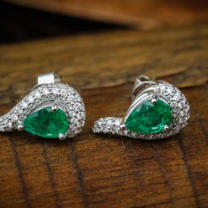 The PERFECT EMERALD STUDS