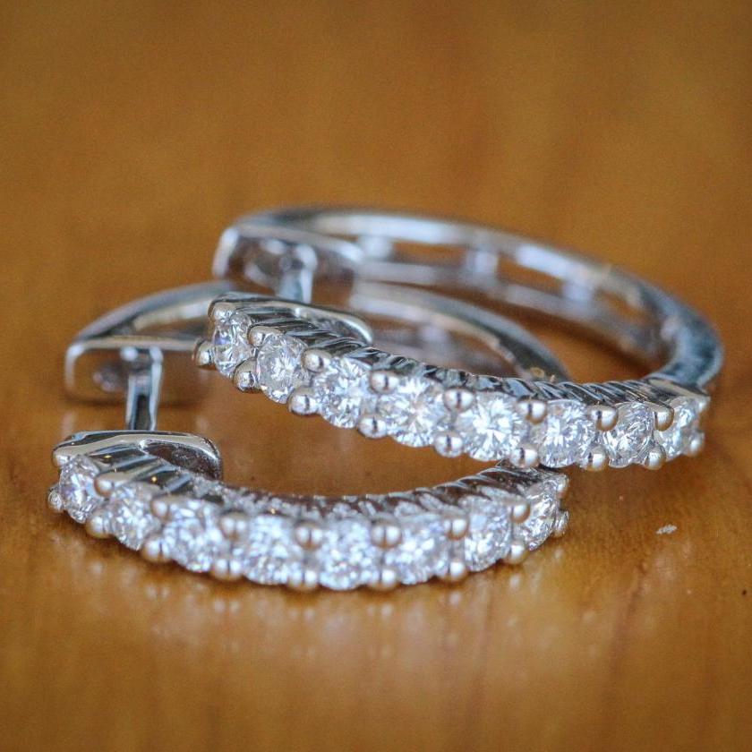 THE SMALL DIAMOND HOOPS