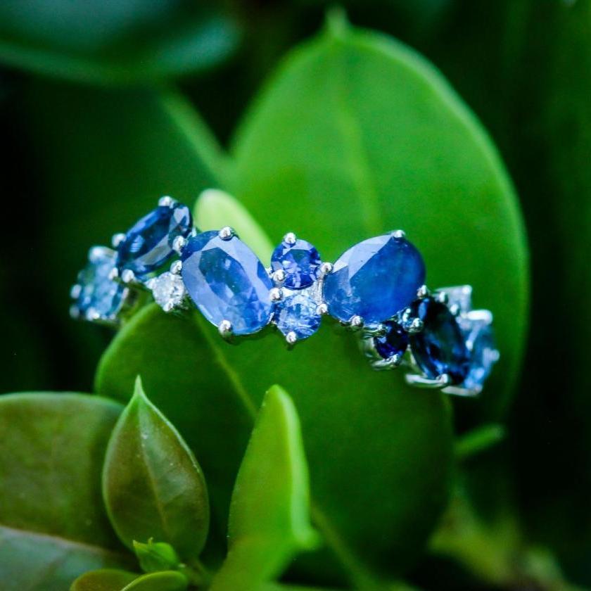 Exquisite 18ct White Gold Multi-Sapphire & Diamond Ring