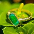 Colombian Elegance: 18ct Yellow Gold and Emerald Statement Ring